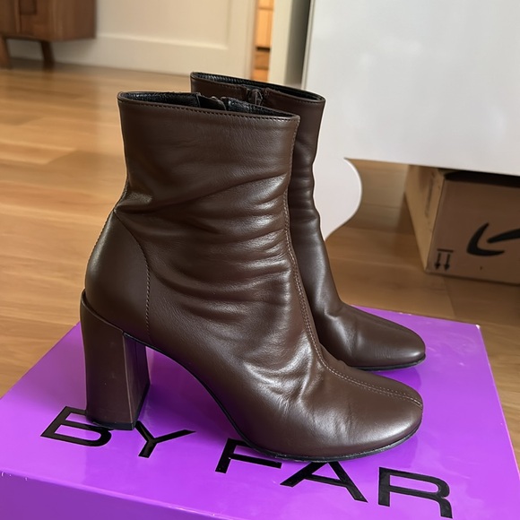 BY FAR
Vlada Bear Bootie Nappa Leather Size 8 - Picture 5 of 9